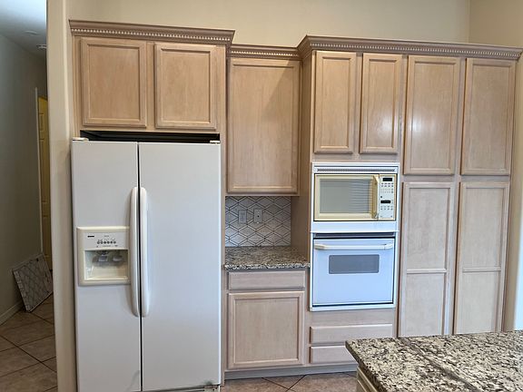 5th image of 15622 S 31st St