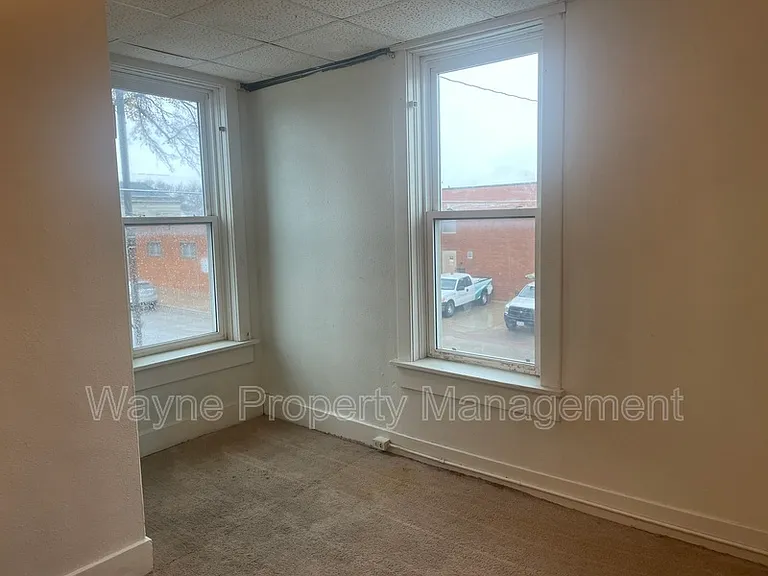 546 2nd St #1 — Photo 3