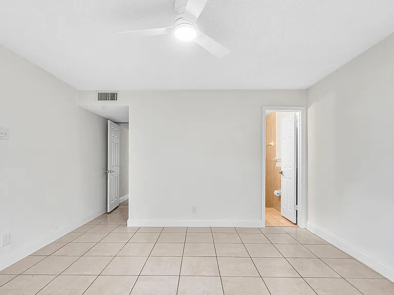 2510 Riverside Dr #2510 — Photo 37