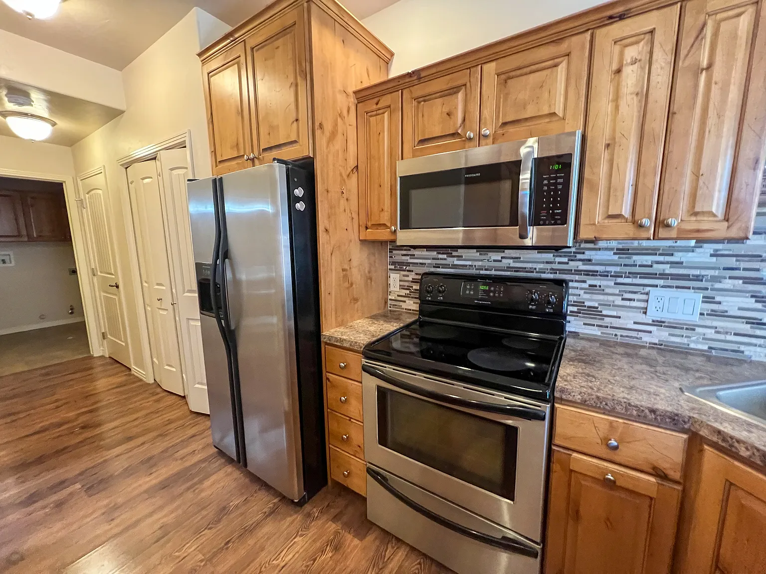 4 bed, 1437 sqft, $1,995 — Photo 3