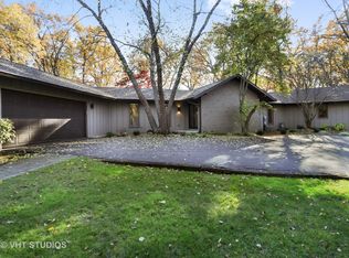 350 Signe Ct, Lake Bluff, IL 60044