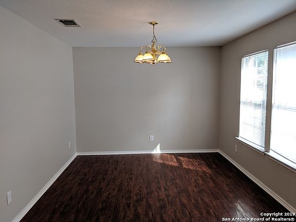 3rd image of 434 Yellowwood Dr