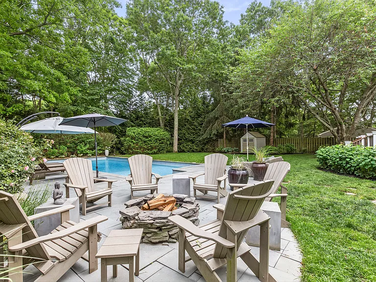 35 Kings Point Rd — Photo 22
