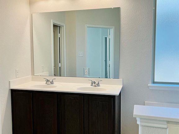 2nd image of 812 Peaceful Brook Dr