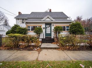 82 Jasper St, Springfield, MA 01109