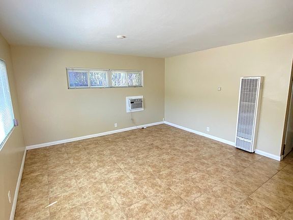 4th image of 4317 College Ave #2