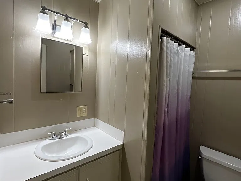 610 Delhomme Ave — Photo 5