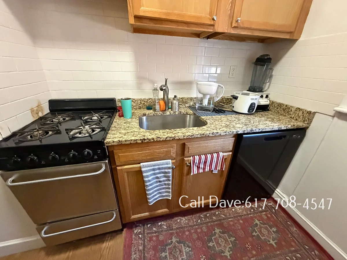 Building Photo - 1801 Beacon St #8