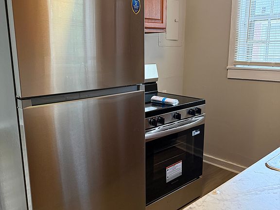 4th image of 215 N Maury St