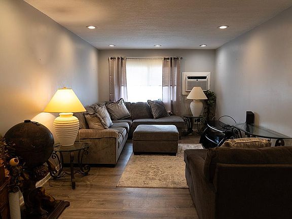 3rd image of 221 Grand Ave W APT 310