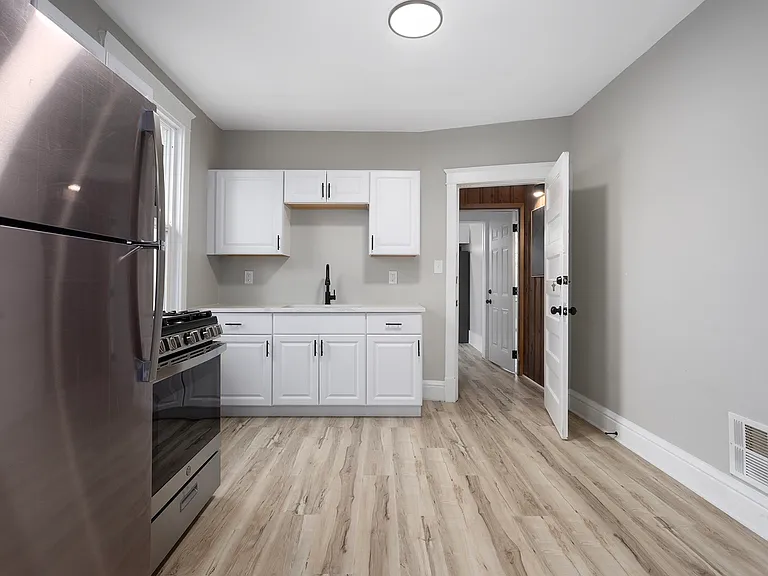 4108 McGee St #B — Photo 2