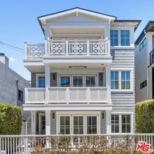421 27th St, Manhattan Beach, CA, 90266