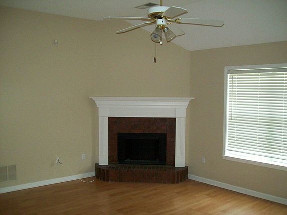 2nd image of 4542 Meadow Cliff Dr