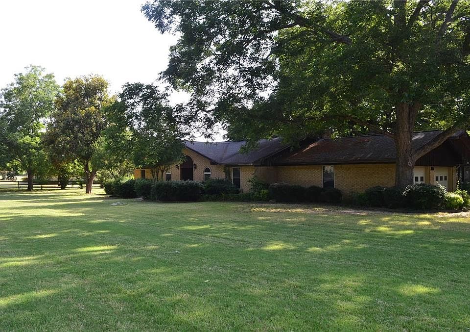 1st image of 420 Collinwood Dr