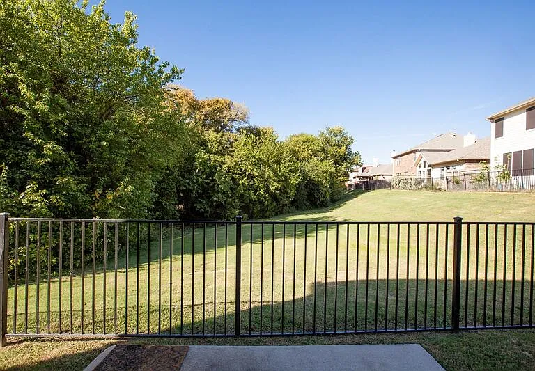 2805 Gooseberry Dr — Photo 3