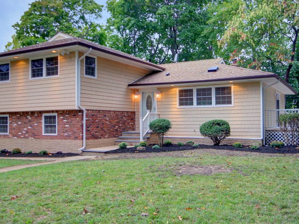 1st image of 13 Millford Dr