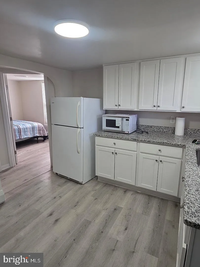 480 W South St — Photo 3