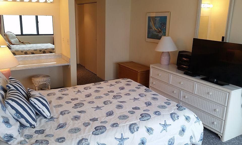 Master - 1 queen bed