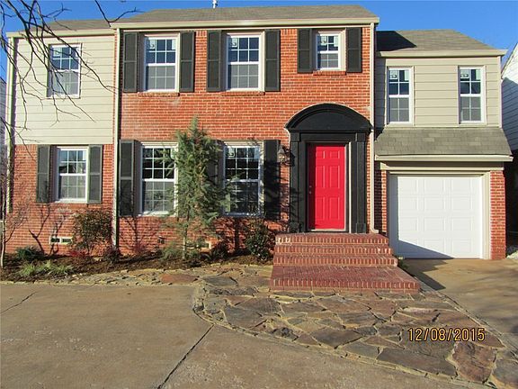 Beautiful new landscaping with new stones and more!!!