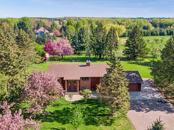7 Doral Rd, White Bear Lake, MN 55110