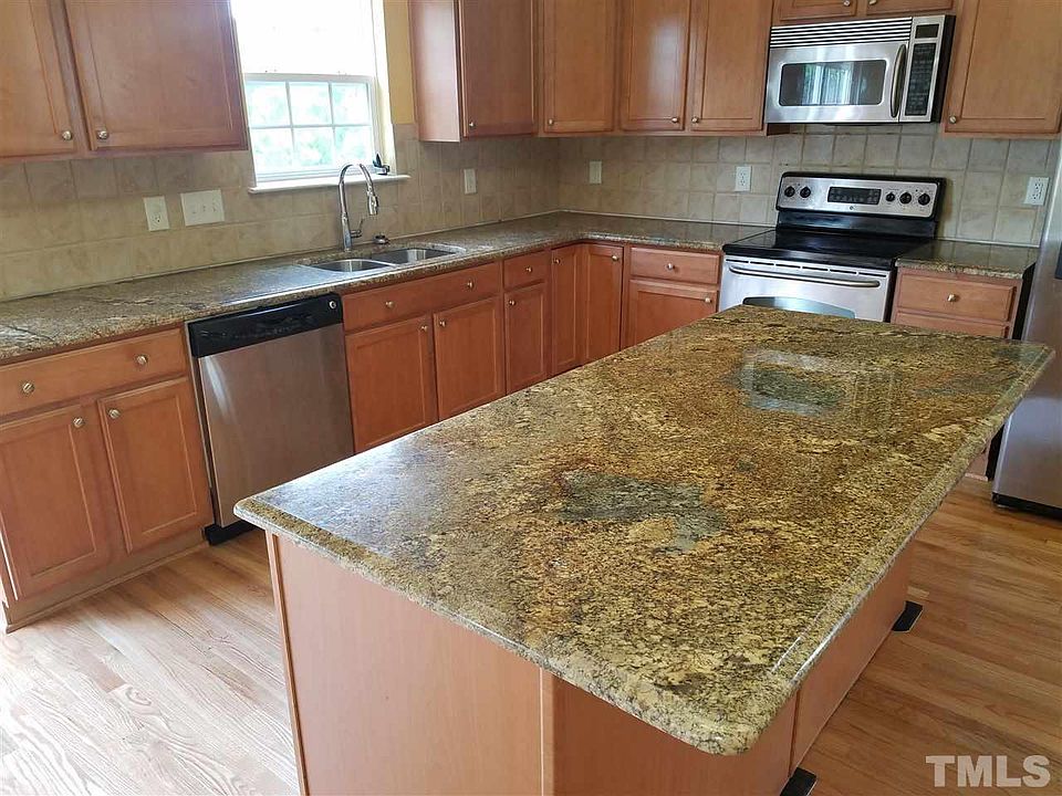 2nd image of 561 Redford Place Dr