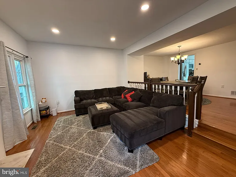 5832 Apsley House Ct — Photo 4