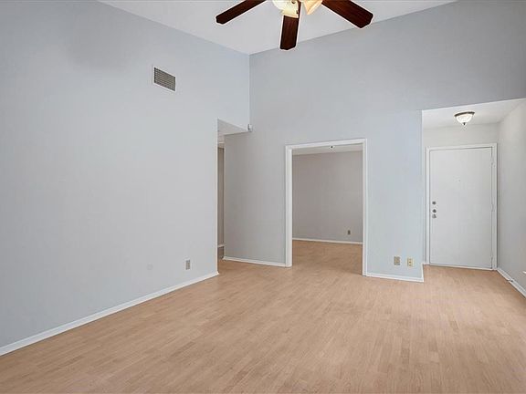 4th image of 1433 W Braker Ln #A