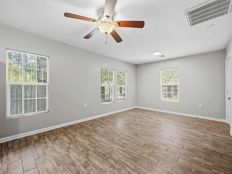 2814 Francis St — Photo 4