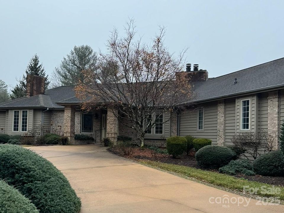 1st image of 63 Oak Gate Dr