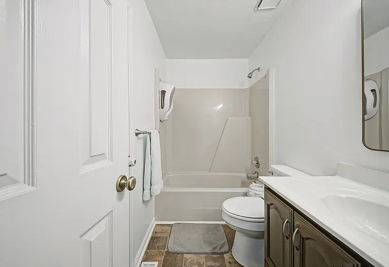 1119 Mill Lake Quarter — Photo 21