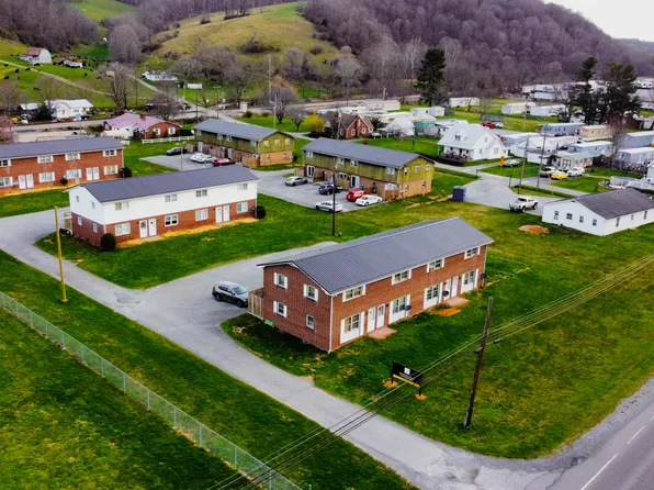 Hickory Hills Townhomes, 5907 Lee Hwy #8, Atkins, VA 24311
