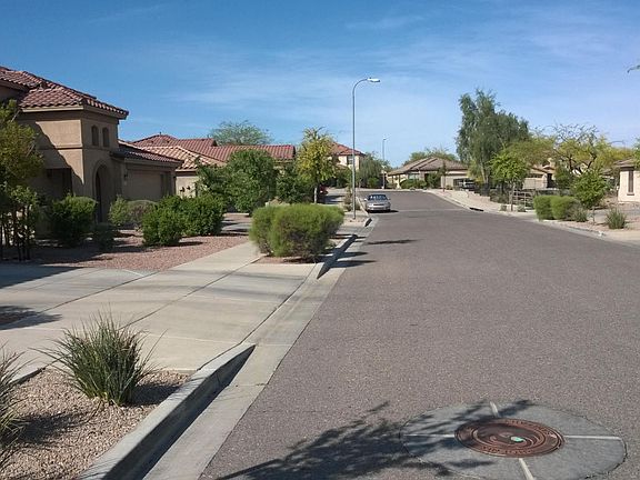 5th image of 417 E Beth Dr