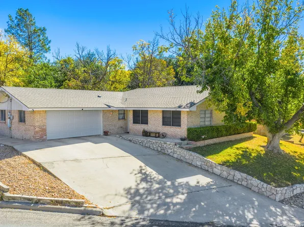 1000 Barbara Ann, Kerrville, TX 78028