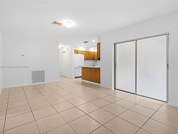 4th image of 11526 NW 39th Pl