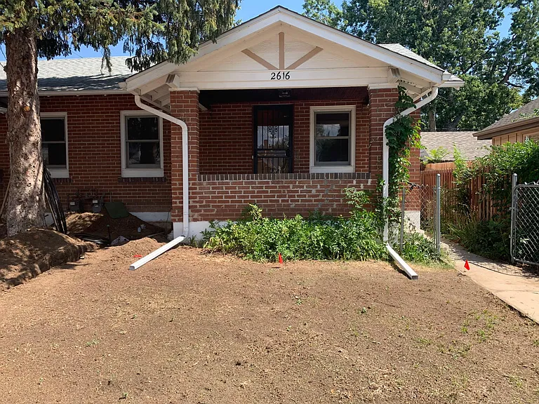 2616 N Irving St — Photo 1