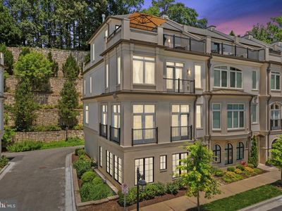 8135 River Rd, Bethesda, MD, 20817