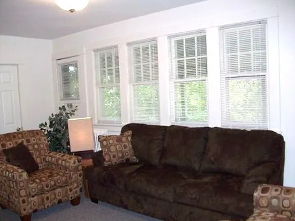 109 Dewitt Place