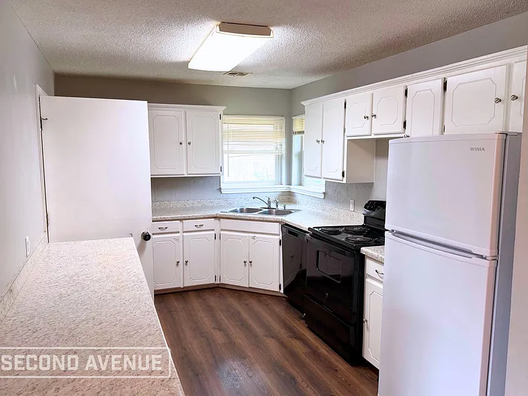 2517 SW 60th St — Photo 4