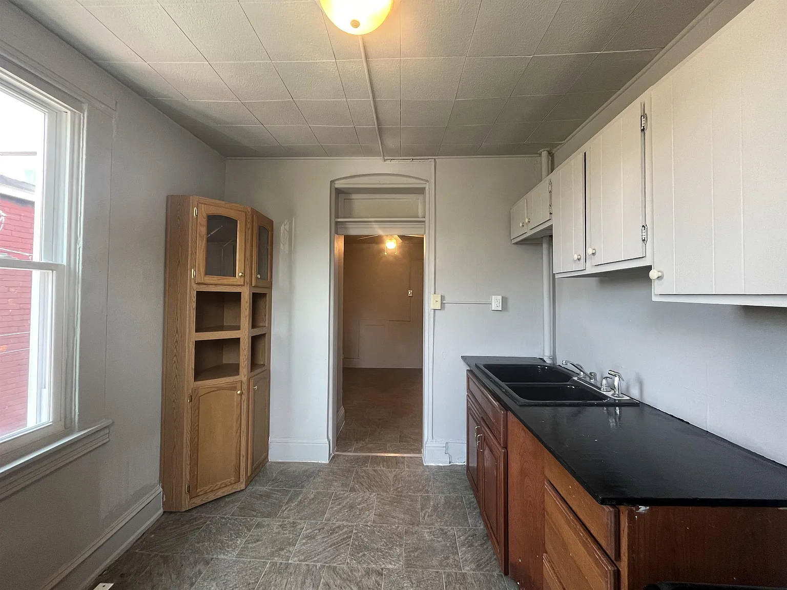 714 West Poplar Street - 2 — Photo 4
