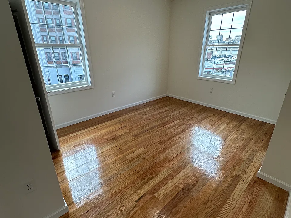 1269 Main St #319