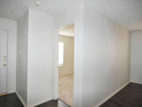 2nd image of 4857 Parkview Hills Ln