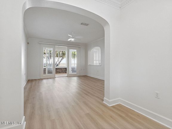 5th image of 13905 CROTON Court