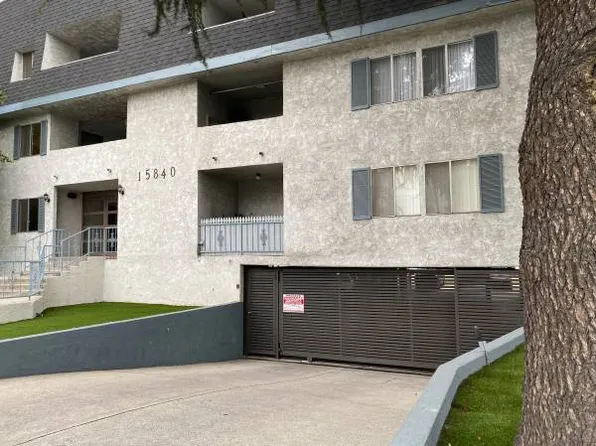 15840 Sherman Way, Van Nuys, CA