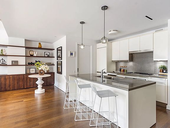5th image of 520 W 19th St APT 5C
