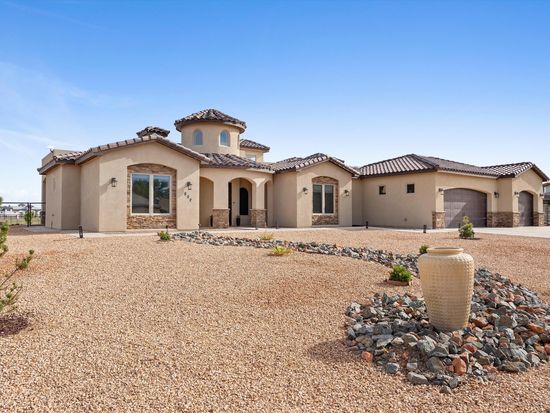 802 Holstein Ct SW, Albuquerque, NM 87105