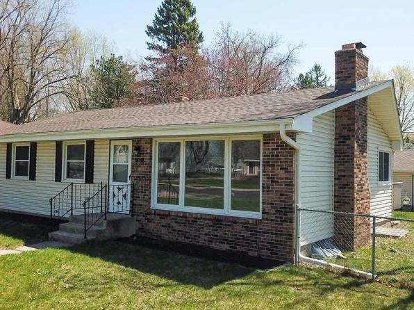 1666 Laurie Rd E, Maplewood, MN 55109