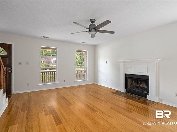 4th image of 232 Bayview Dr