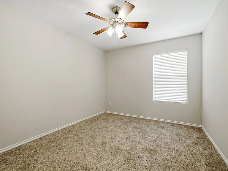 712 Preston Dr — Photo 19