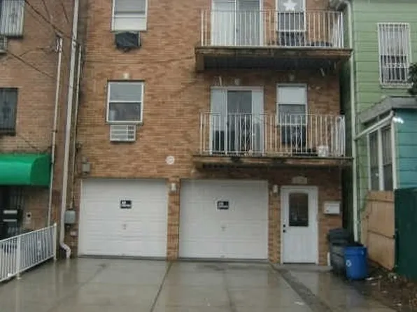 97-20 43rd Ave, Flushing, NY 11368