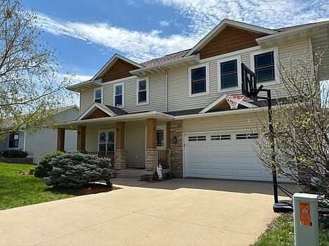 4th image of 1017 Langenberg Ave